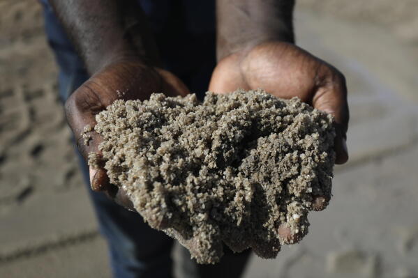 Lwera sand